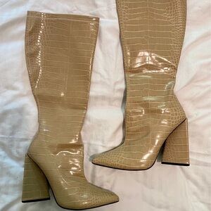 Elegant Croc-Embossed Heeled Boots in Tan